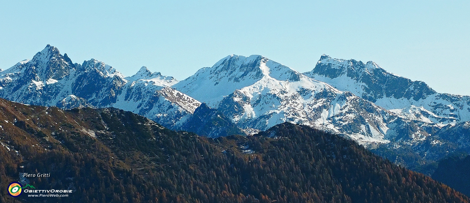 38 vista verso il Pizzo del Becco e &....JPG
